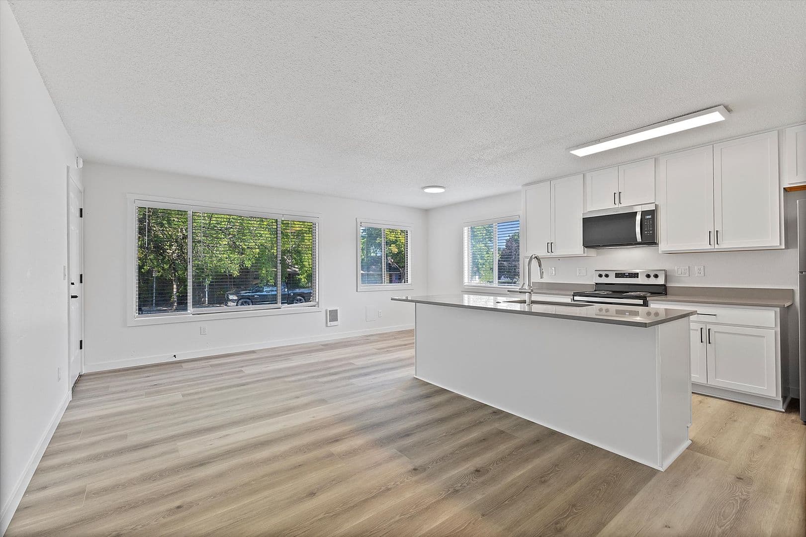Beaverton Apartment: 11900 SW 5th St