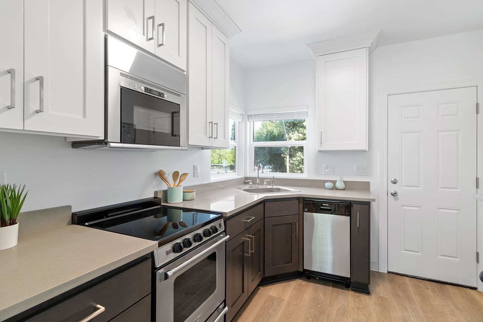 Portland Apartment: 5712 N. Interstate Ave