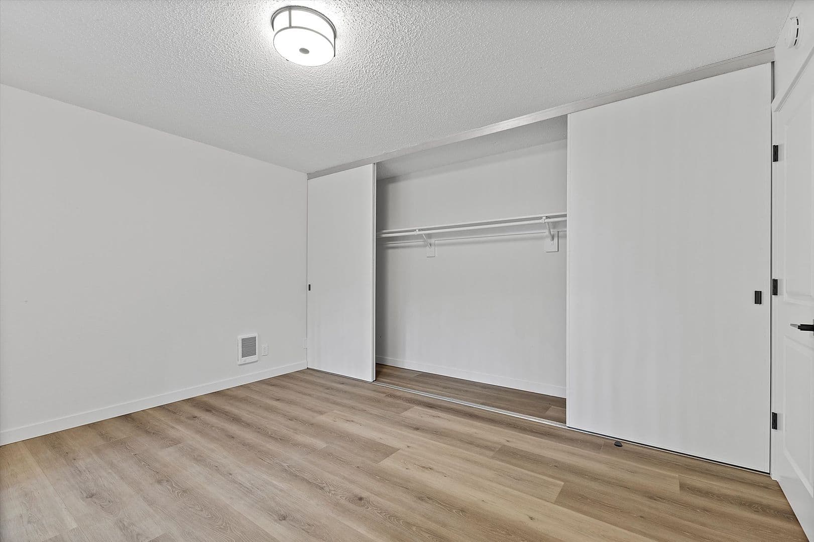 Beaverton Apartment: 11900 SW 5th St