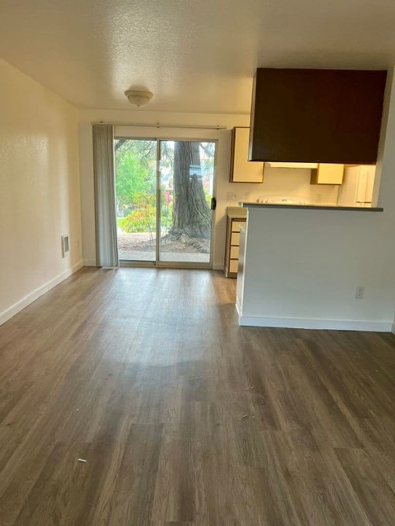 Portland Apartment: 12247 NW Cornell Rd