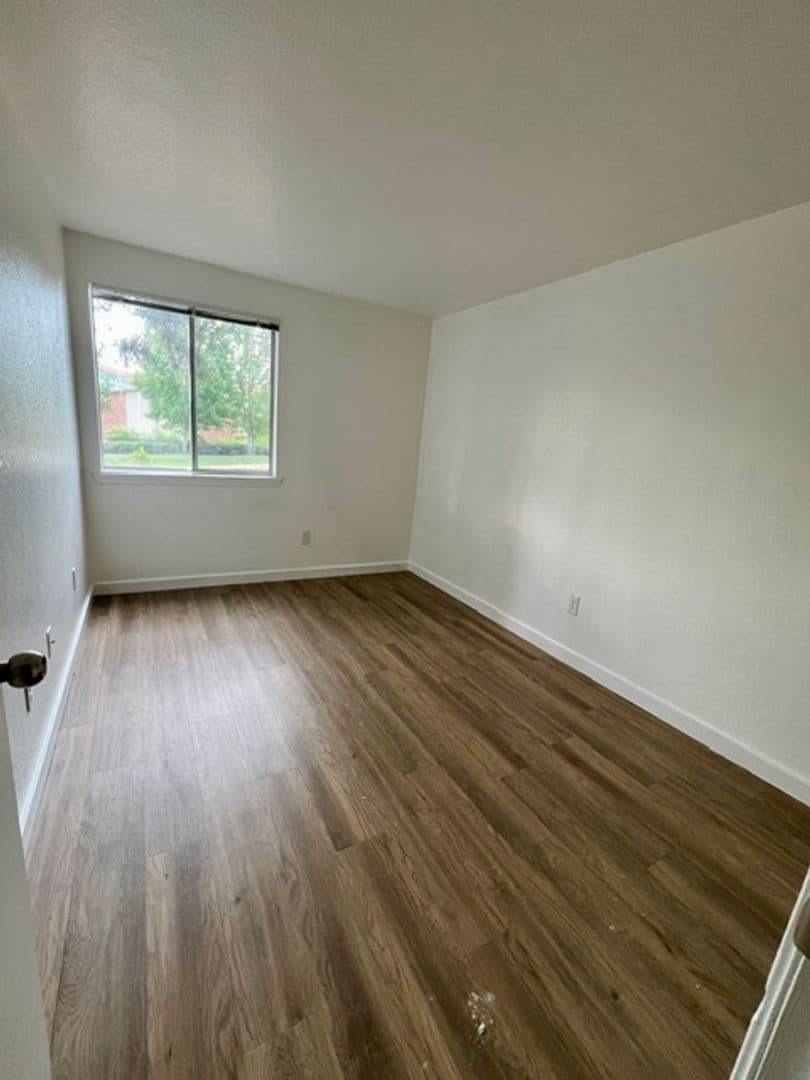 Portland Apartment: 12247 NW Cornell Rd