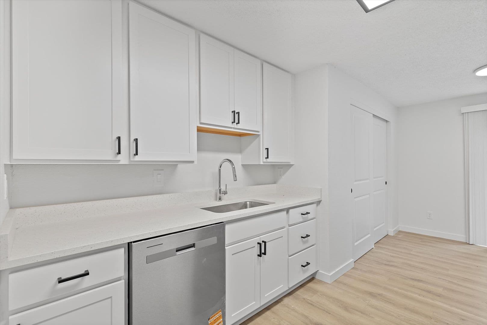Tualatin Apartment: 19765 SW 65th Ave.