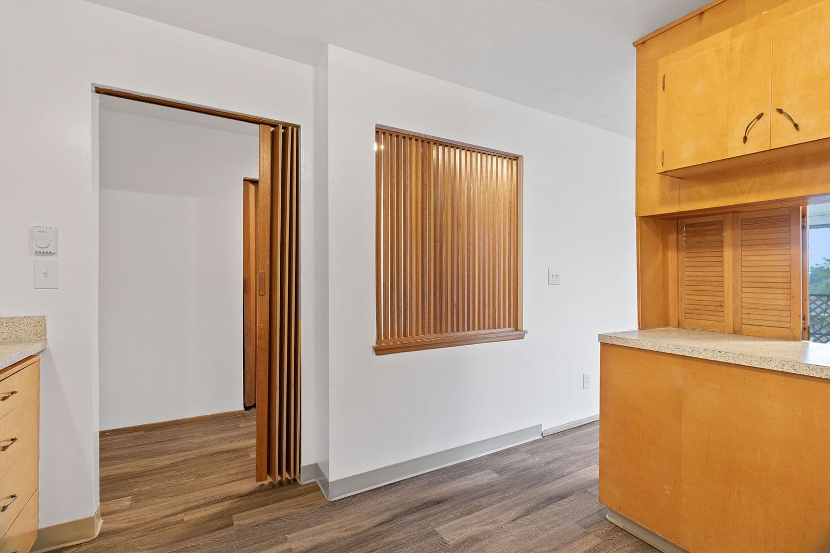 Portland Apartment: 4820 SW Barbur Blvd - 08