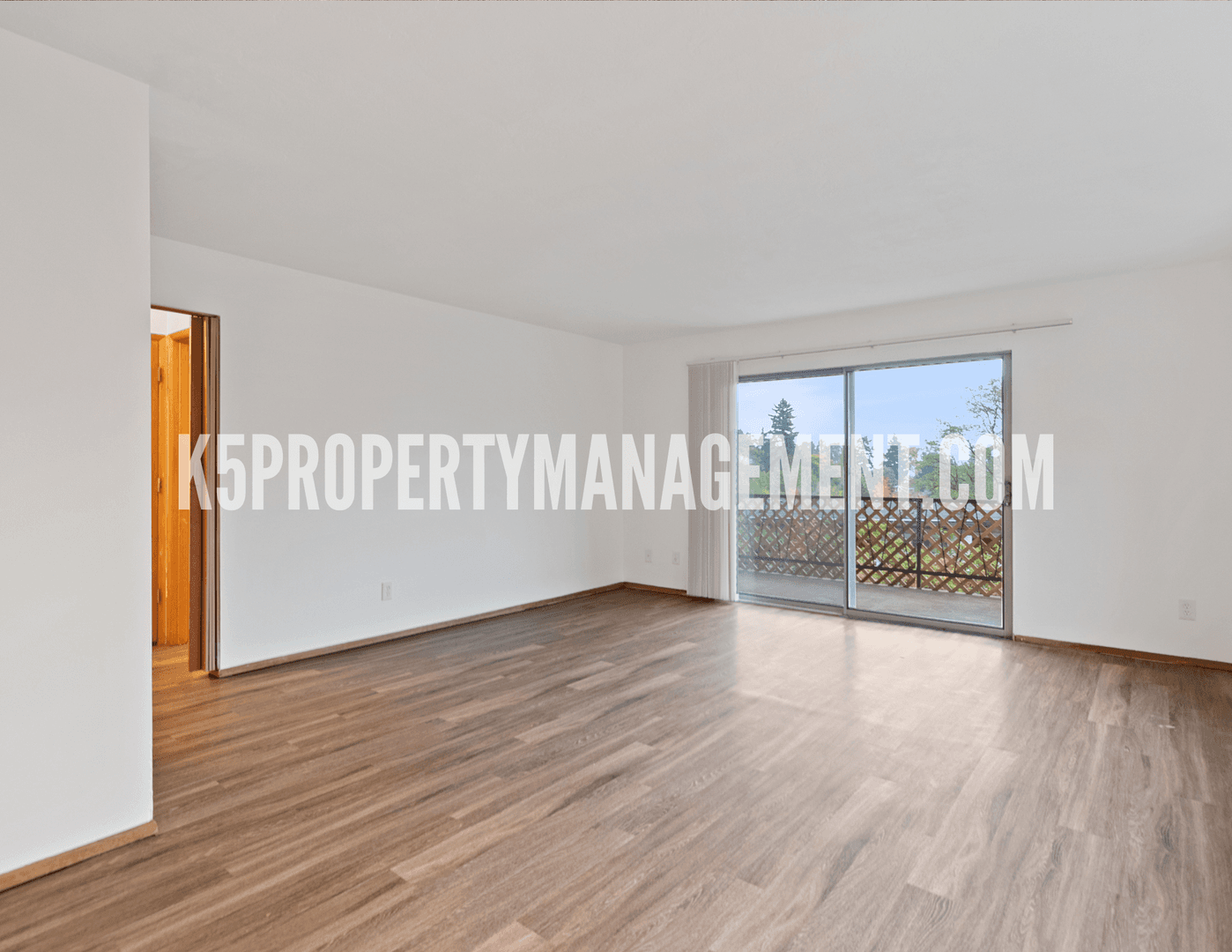 Portland Apartment: 4820 SW Barbur Blvd - 04