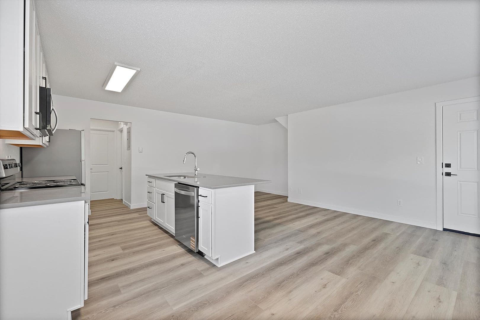 Beaverton Apartment: 11900 SW 5th St
