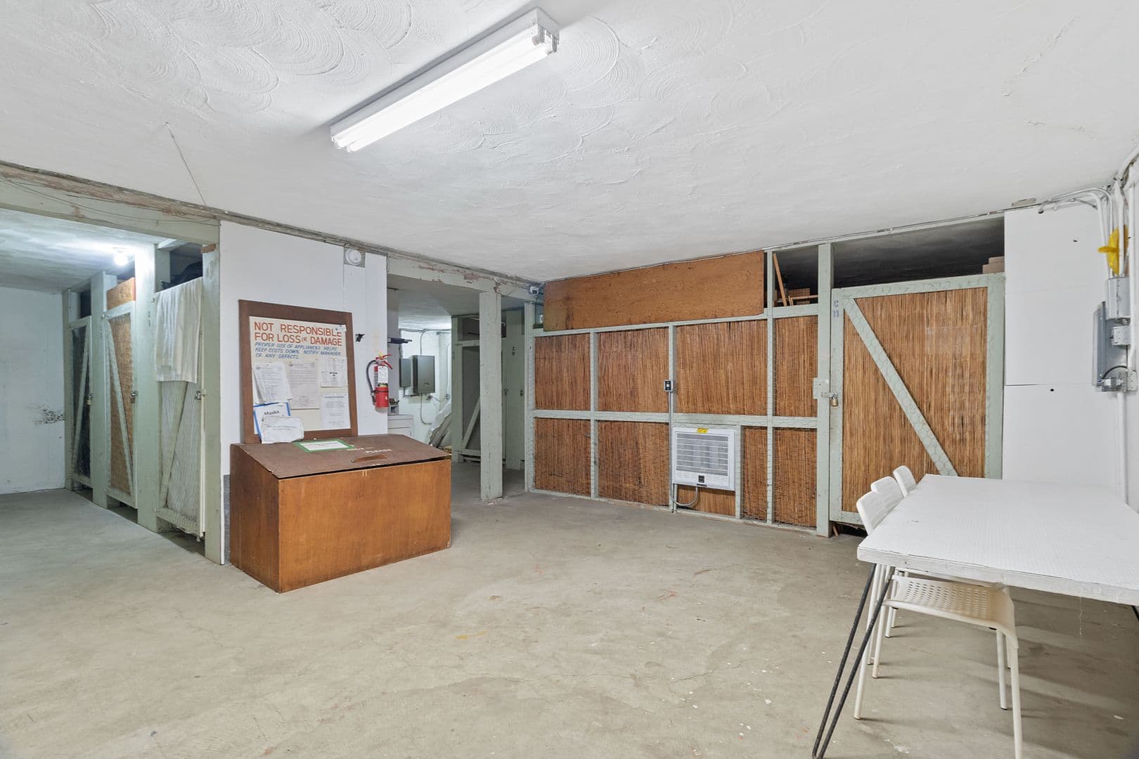 Portland Apartment: 4820 SW Barbur Blvd - 08