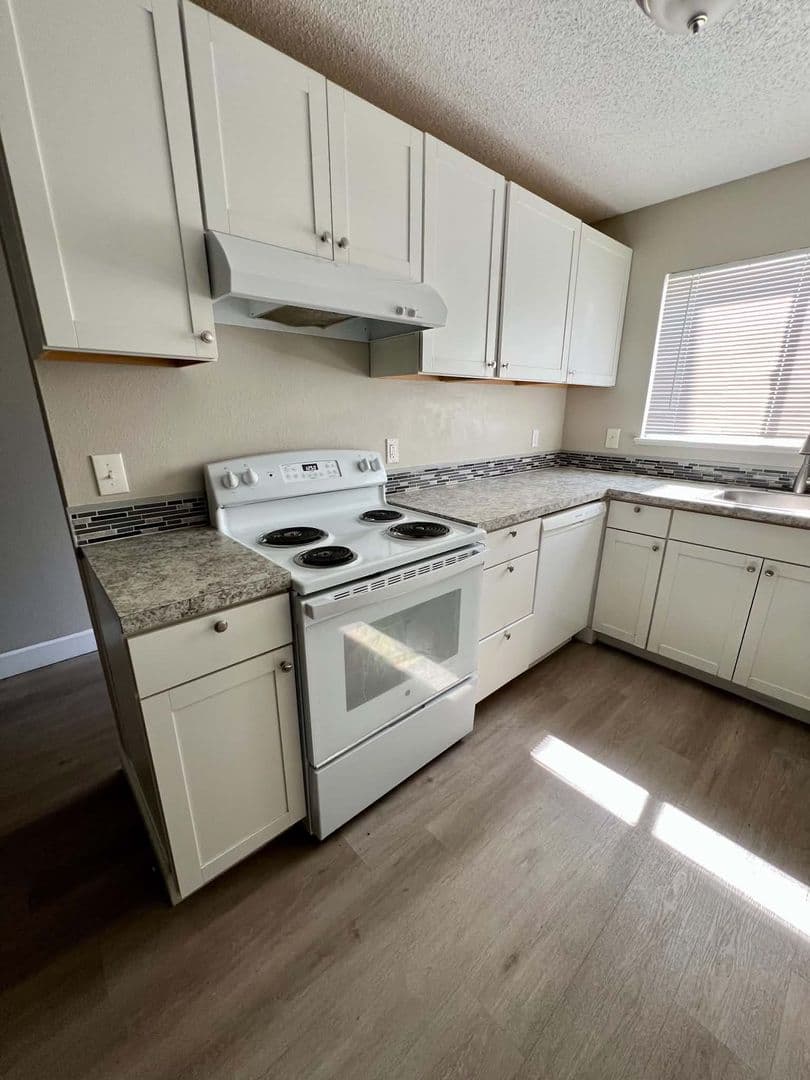 Beaverton Apartment: 10420 SW Kennedy St