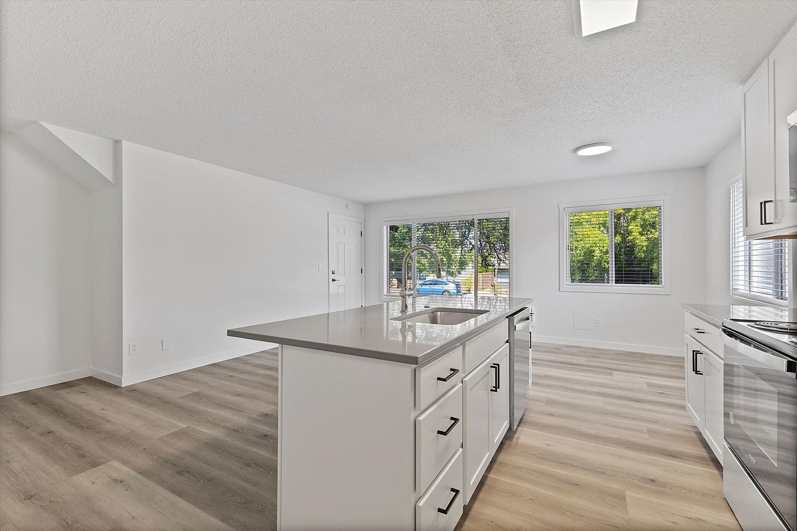Beaverton Apartment: 11900 SW 5th St
