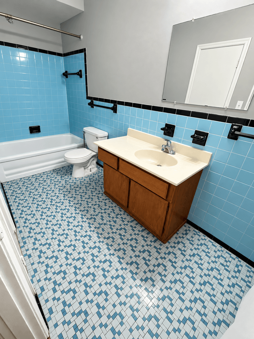 Inkster Apartment: 125 Arcola