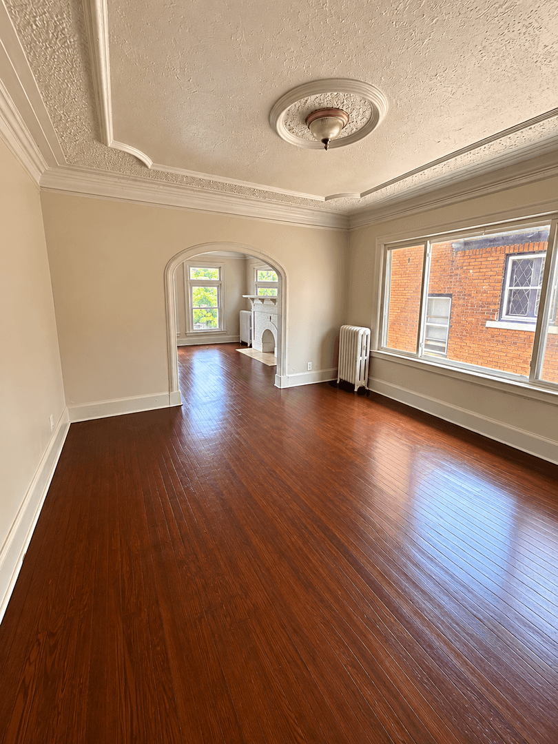 Detroit Apartment: 2719 Glendale