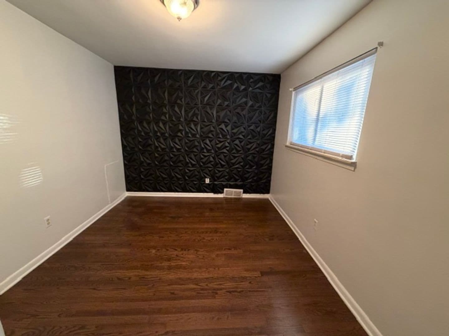 Dearborn Heights House: 4512 Raymond Ave