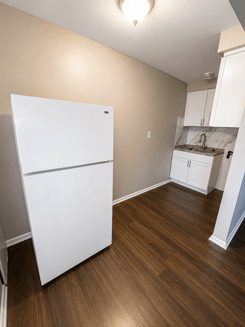 Detroit Apartment: 14801 Joy Rd