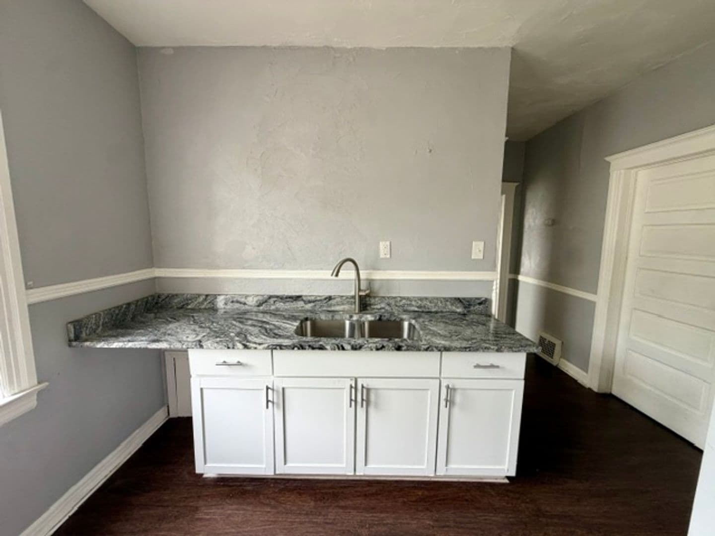 Detroit Apartment: 1998/2000 Hubbard