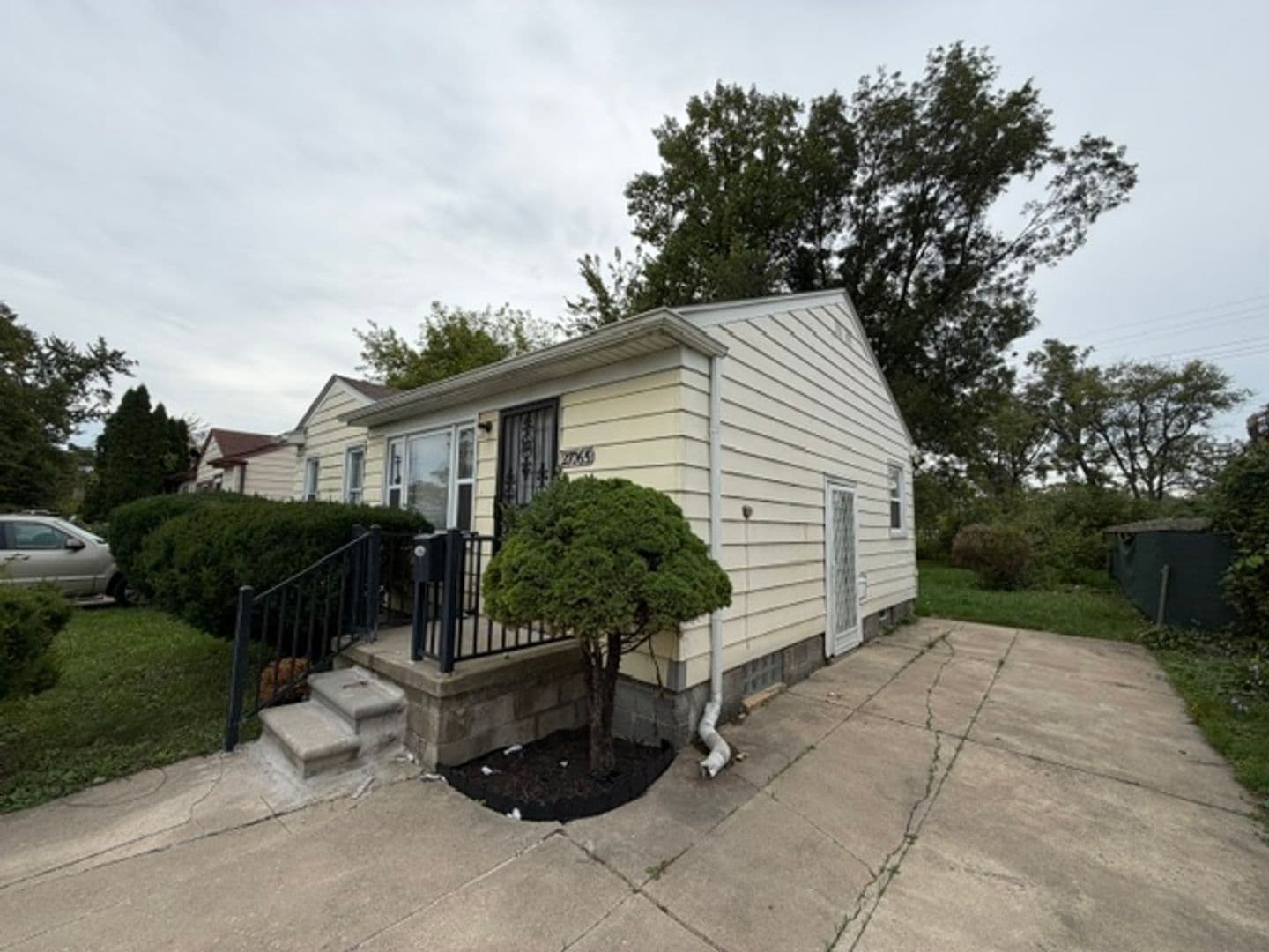 Inkster House: 27065 Princeton