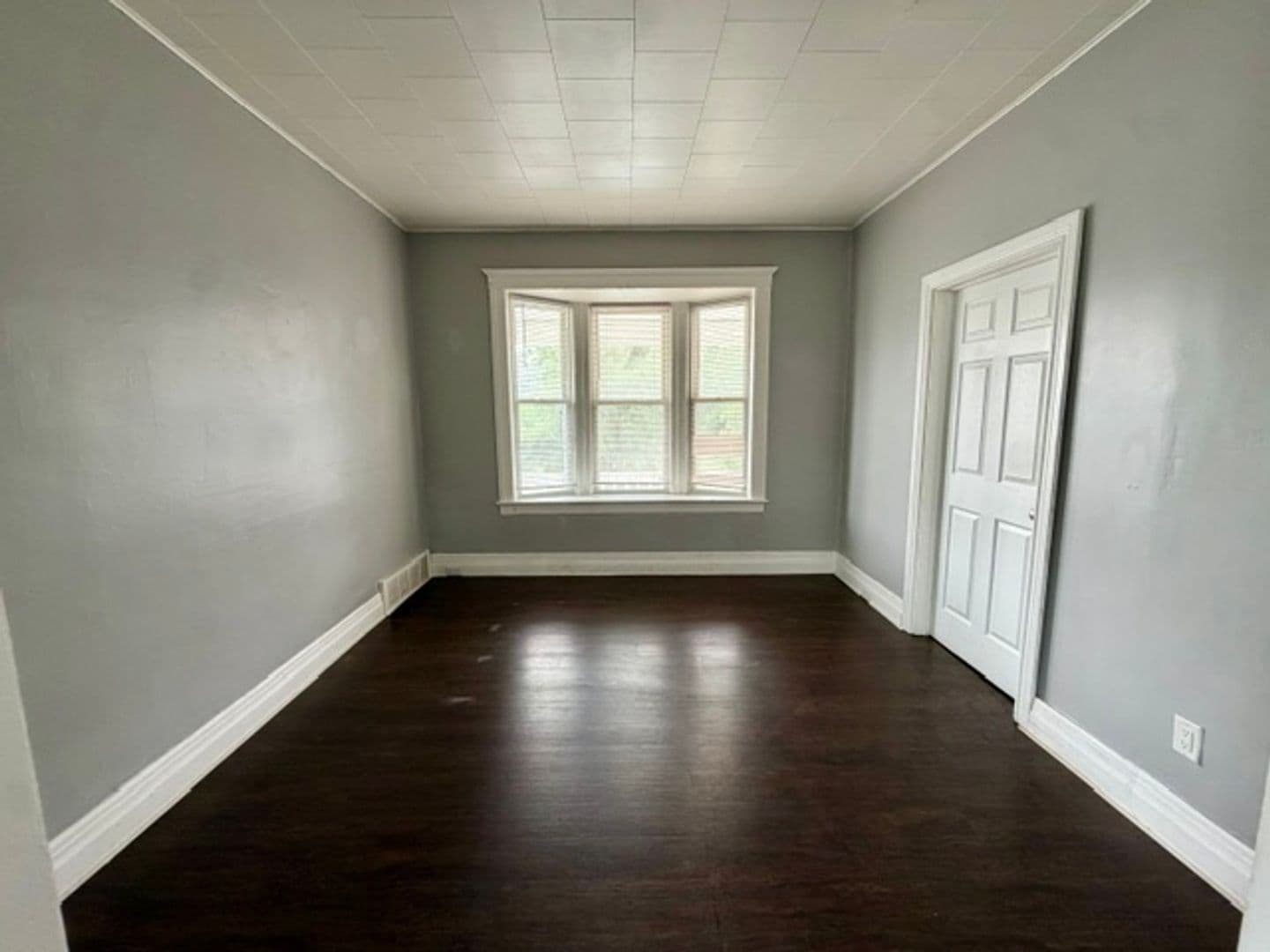 Detroit Apartment: 1998/2000 Hubbard