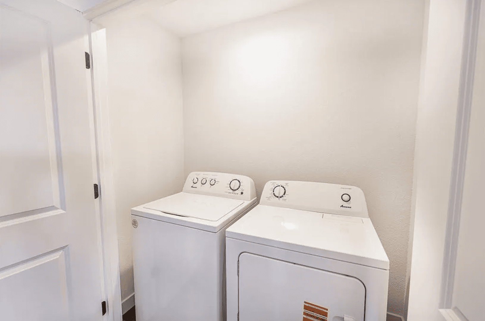Milton Apartment: 56 E Ash Ln