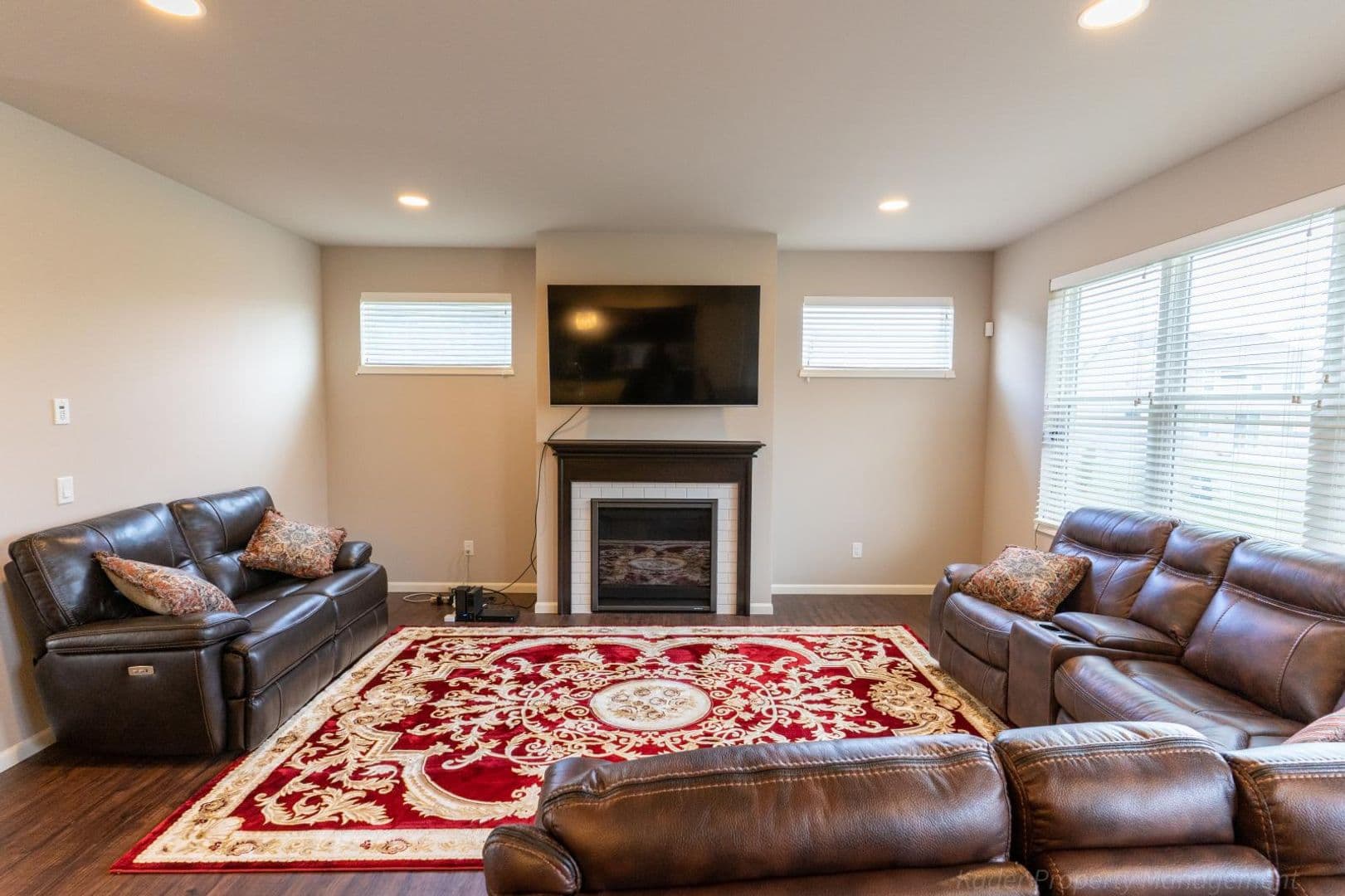 McFarland House: 6142 Pine Ridge Way