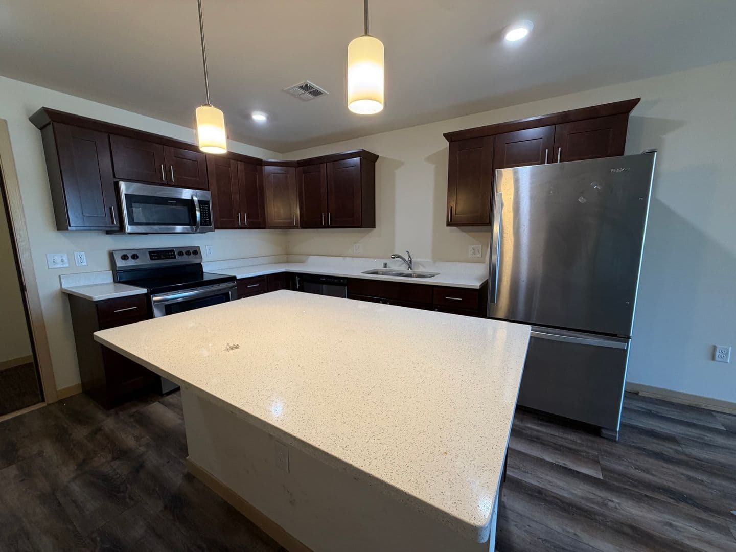 Sun Prairie Apartment: 1174 Stonewood Crossing
