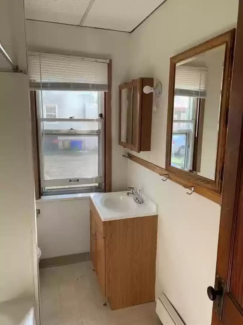 Madison Apartment: 1132-34 Mound St