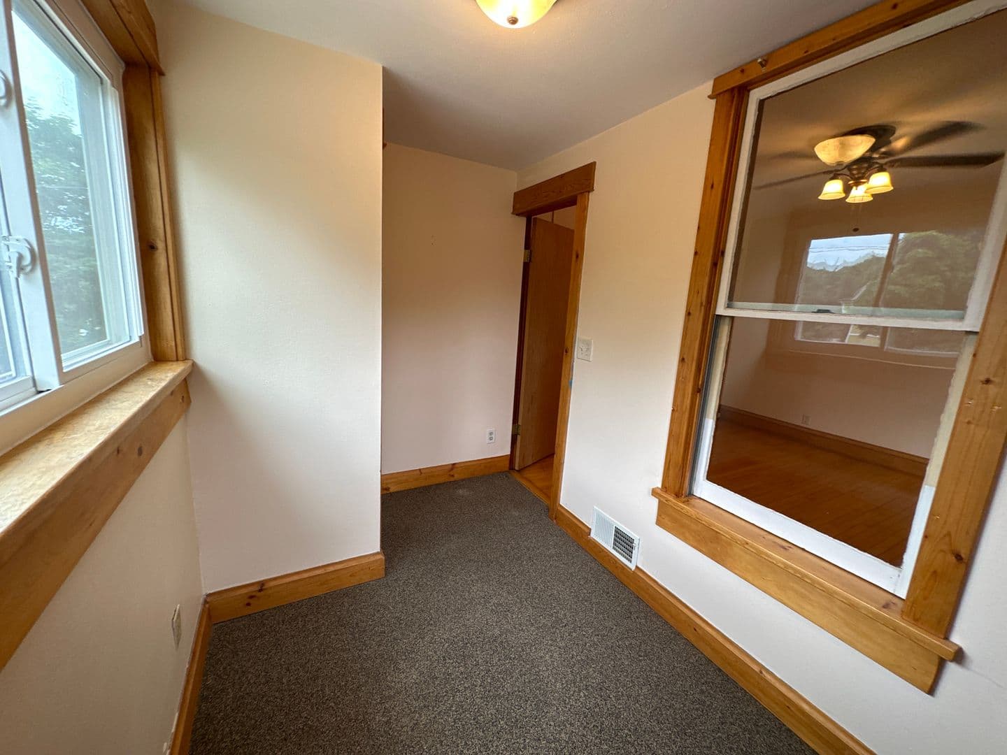 Madison Apartment: 1202 Chandler St.