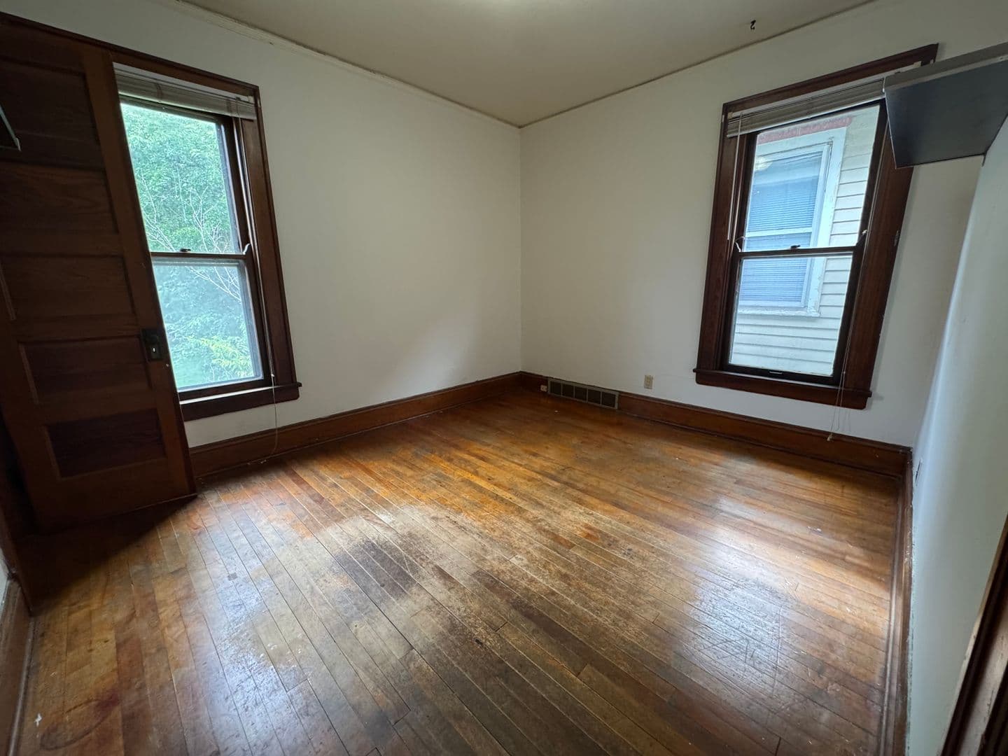Madison Apartment: 213 N Paterson St