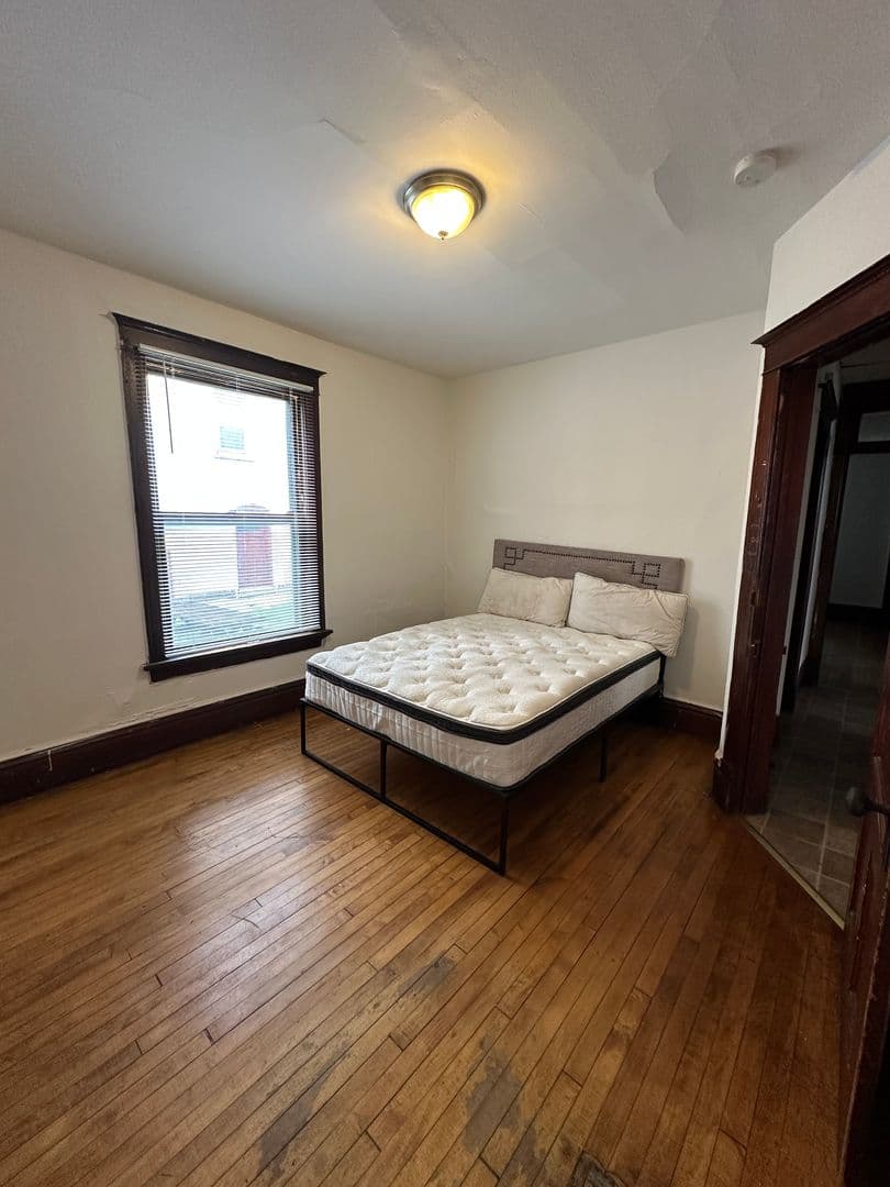 Madison Apartment: 146-48 W Gorham St