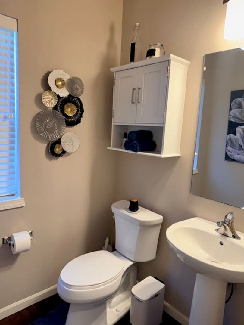 McFarland House: 6142 Pine Ridge Way