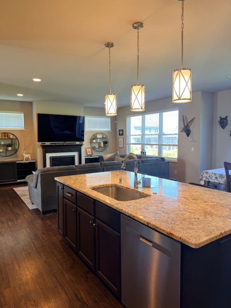 McFarland House: 6142 Pine Ridge Way