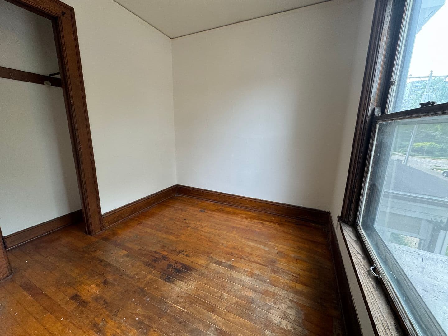 Madison Apartment: 213 N Paterson St