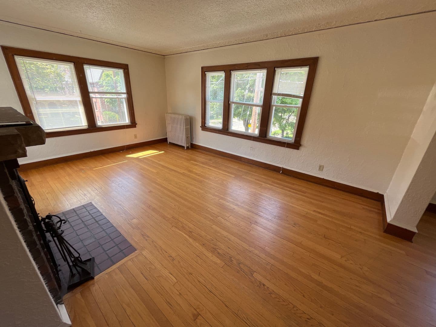 Madison Apartment: 411 Paunack Pl