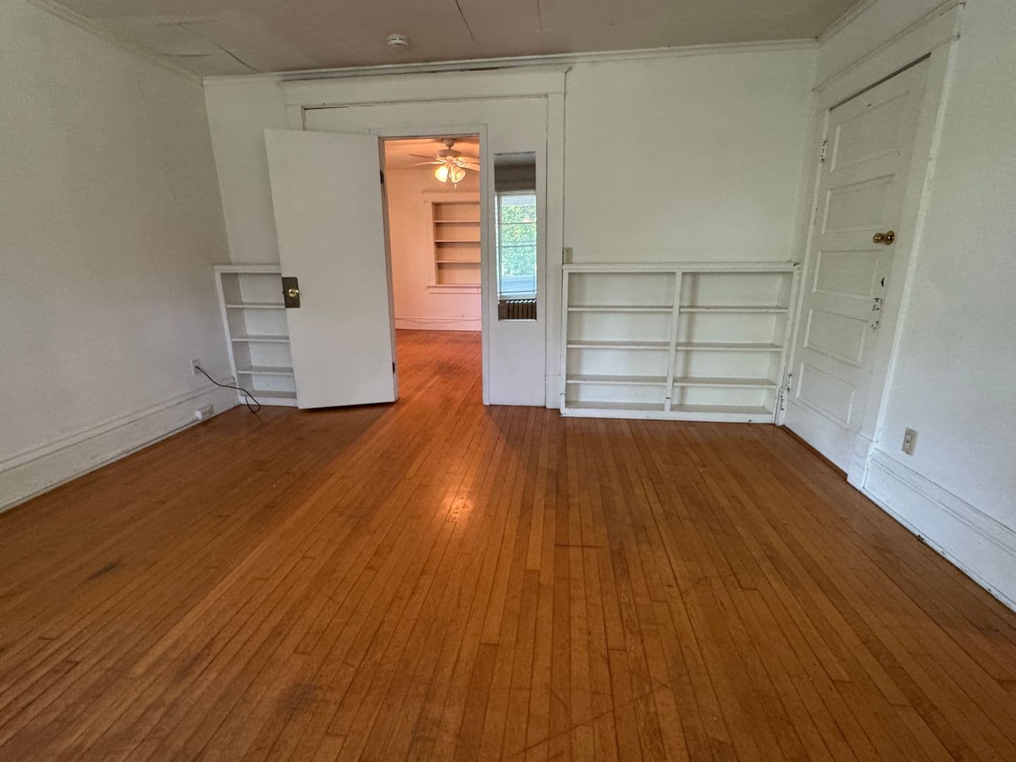 Madison Apartment: 1818-20 Madison St