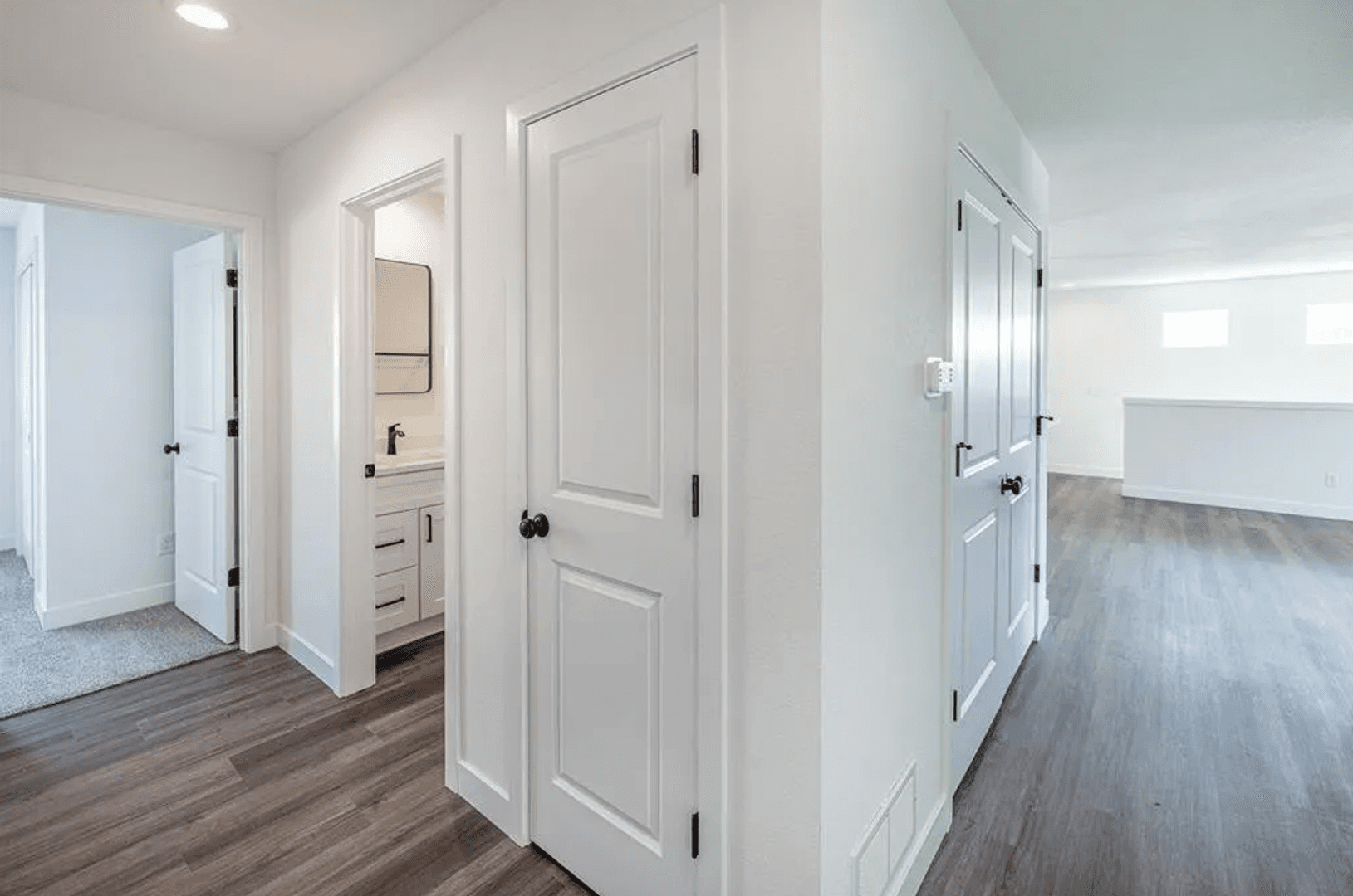 Milton Apartment: 56 E Ash Ln