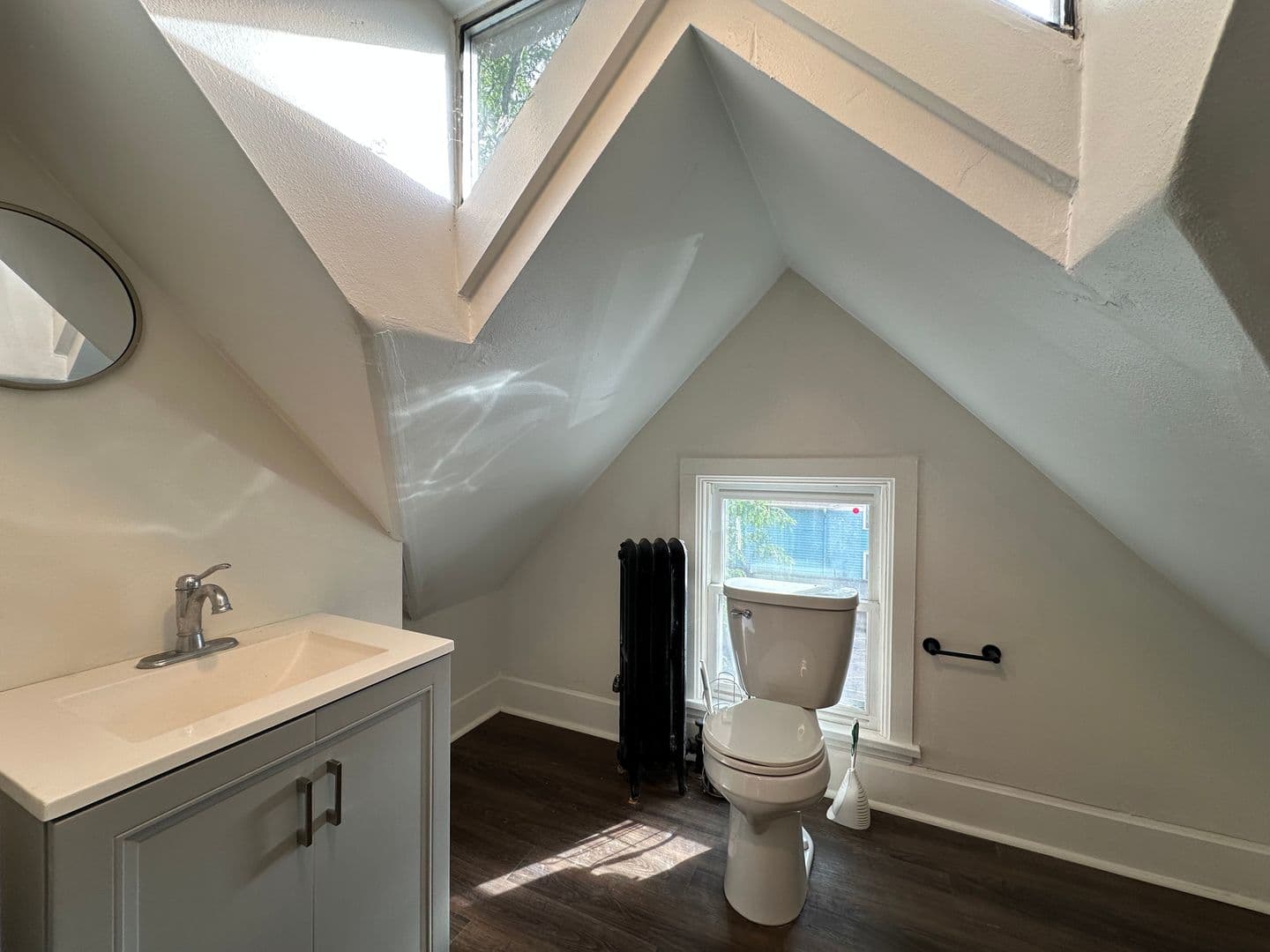 Madison Apartment: 522 E. Main Street