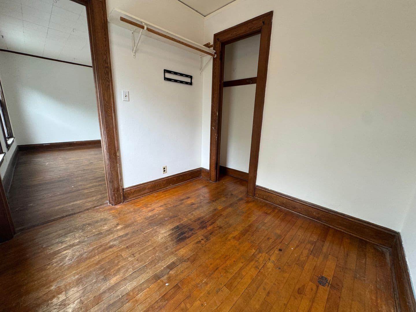 Madison Apartment: 213 N Paterson St