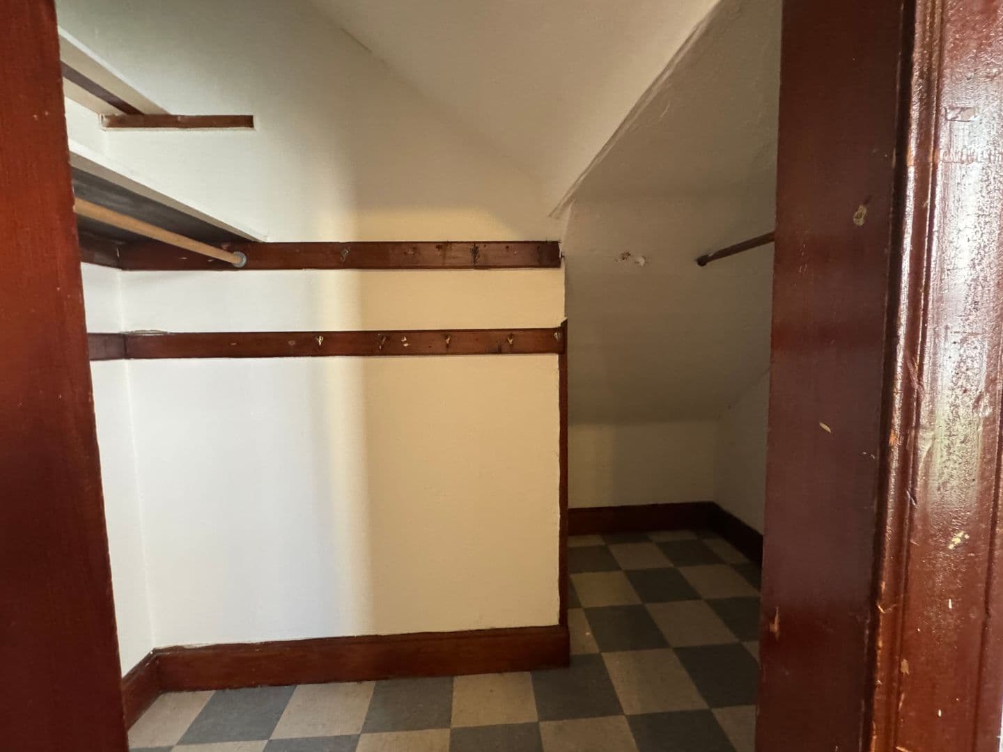 Madison Apartment: 146-48 W Gorham St