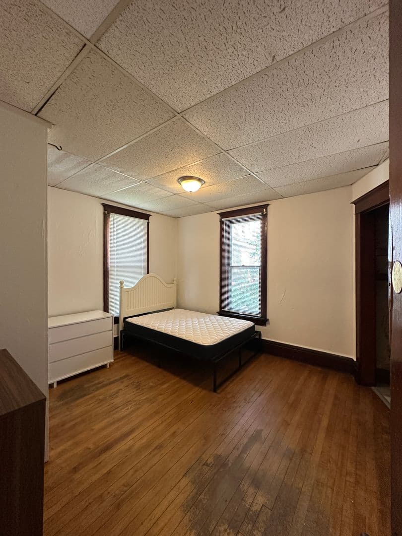 Madison Apartment: 146-48 W Gorham St