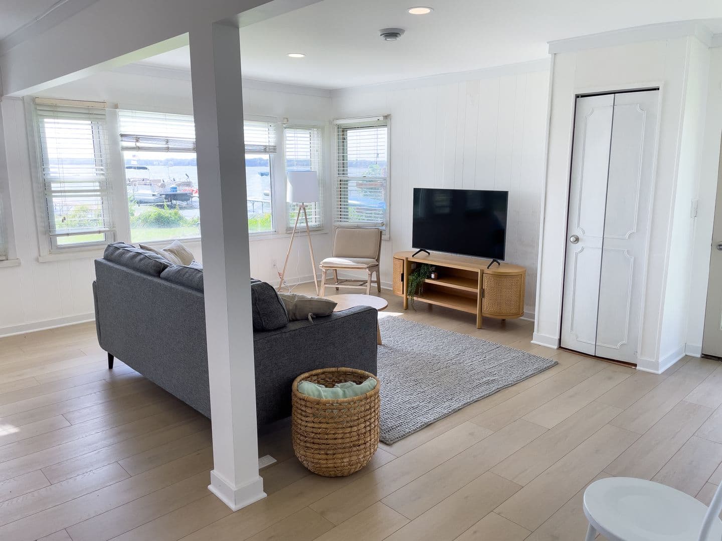 Stoughton House: 3089 Sunnyside St.