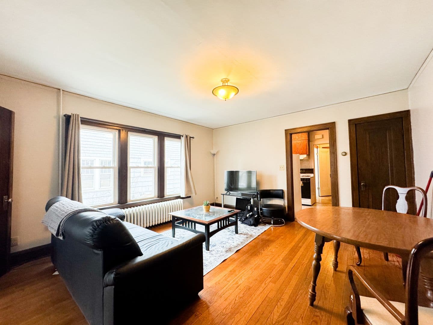 Madison Apartment: 413 Chamberlain Ave.