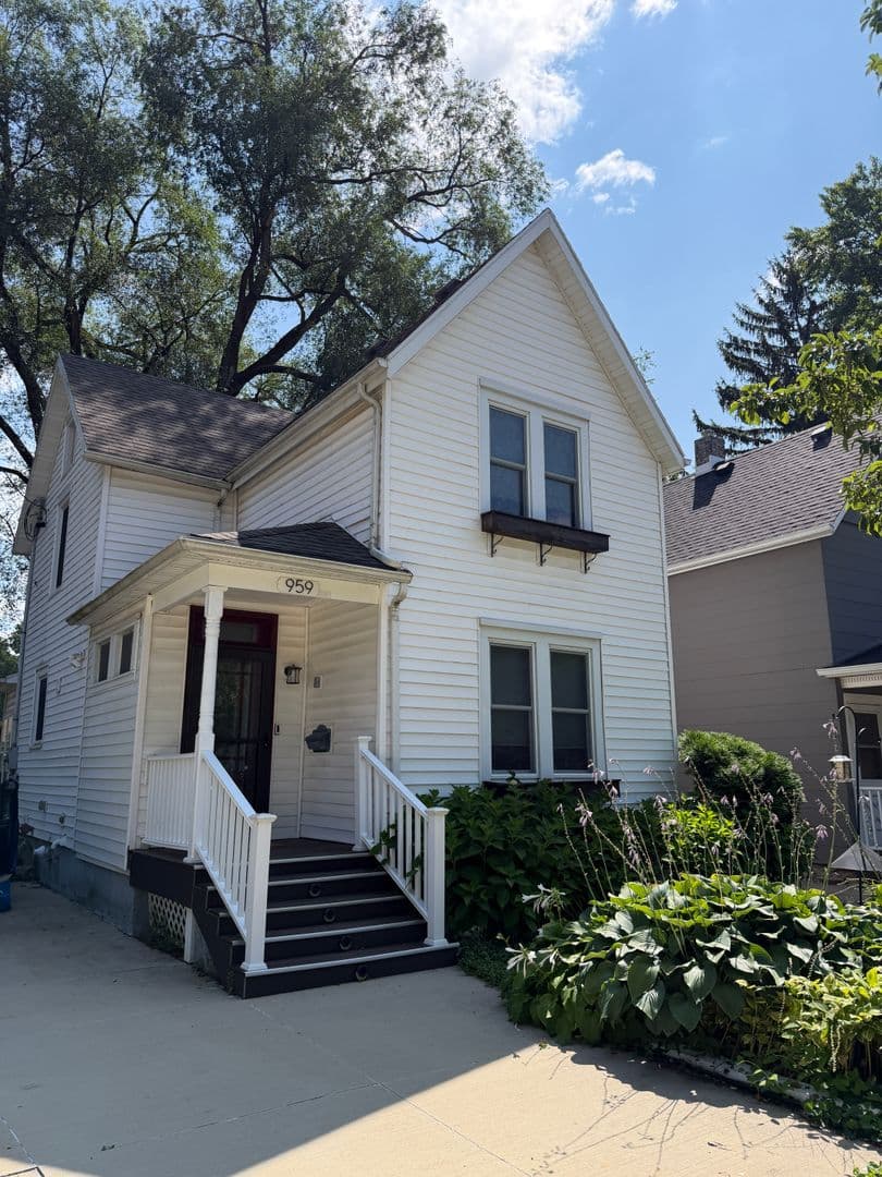 Madison House: 959 Lawrence St