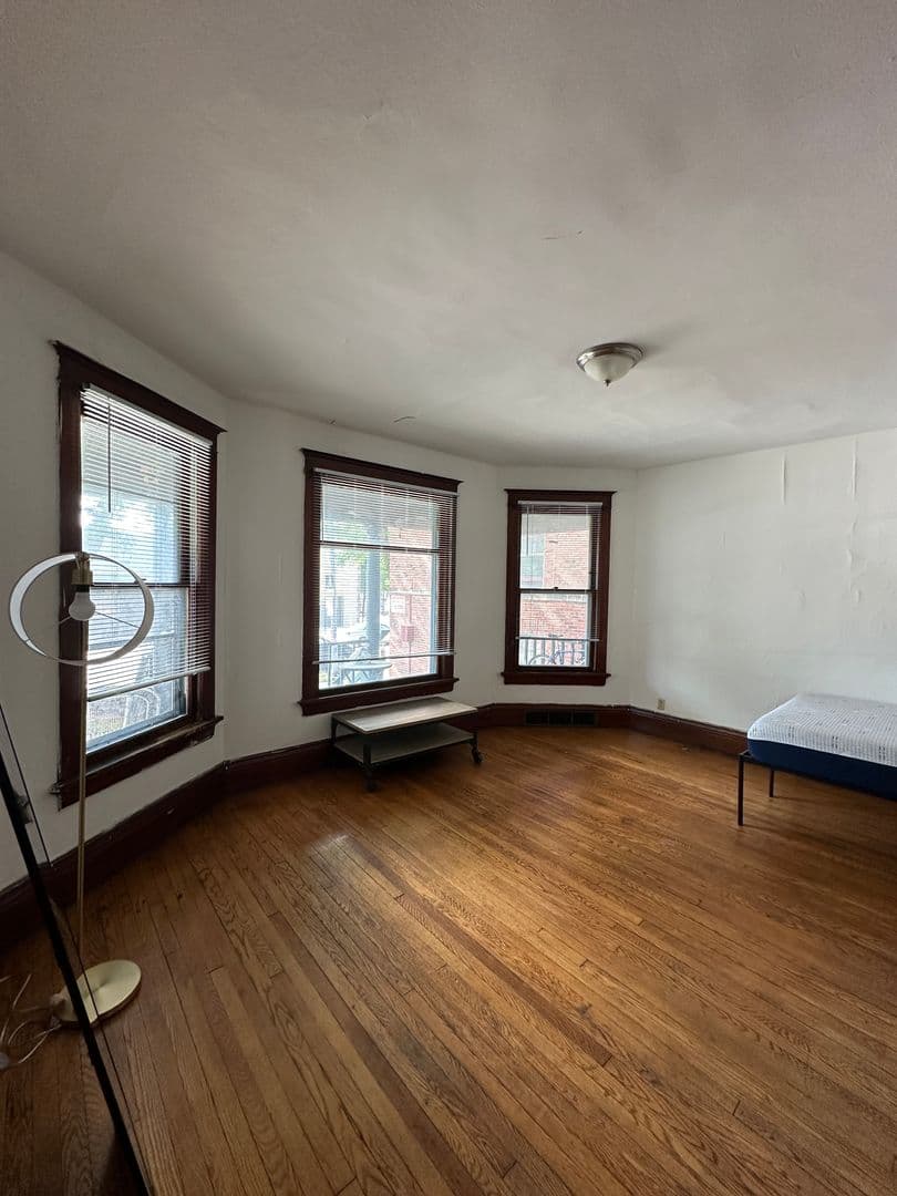 Madison Apartment: 146-48 W Gorham St