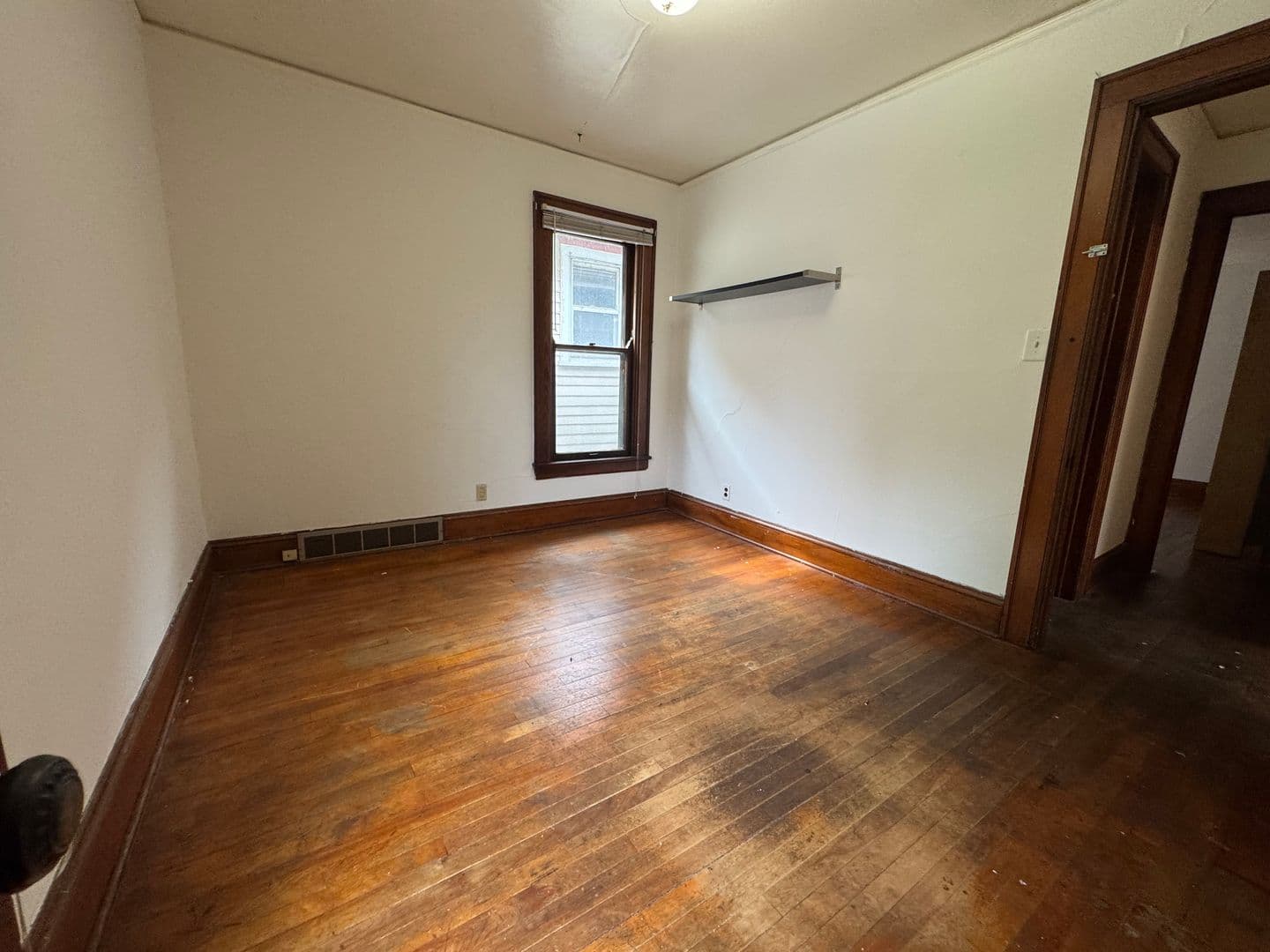Madison Apartment: 213 N Paterson St