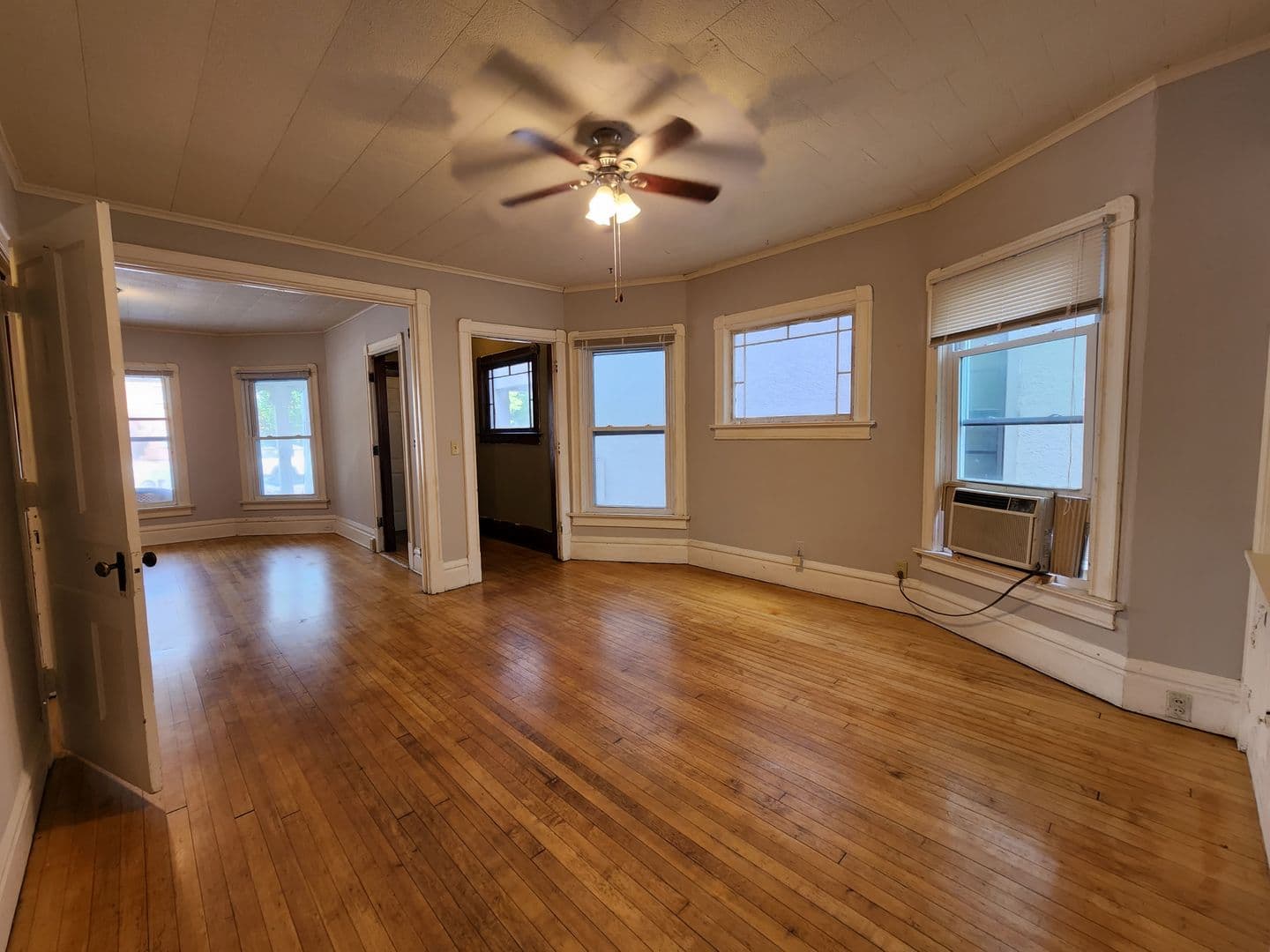 Madison Apartment: 635 E Johnson St
