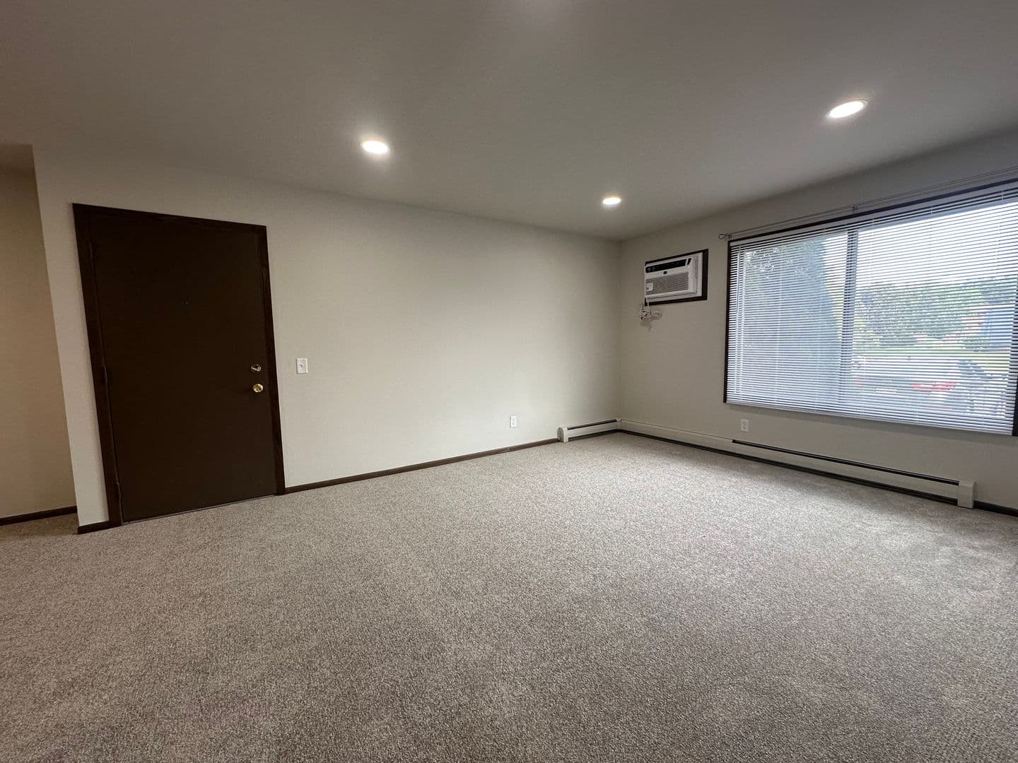 Verona Apartment: 121 Berkley Rd.