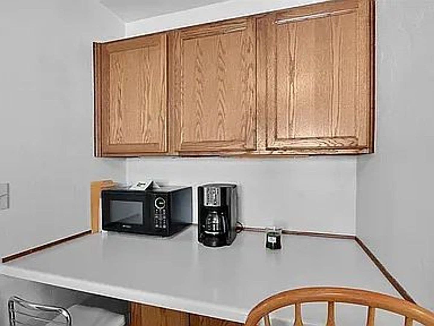Madison Apartment: 413 Chamberlain Ave.