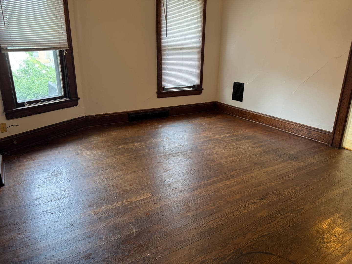 Madison Apartment: 213 N Paterson St