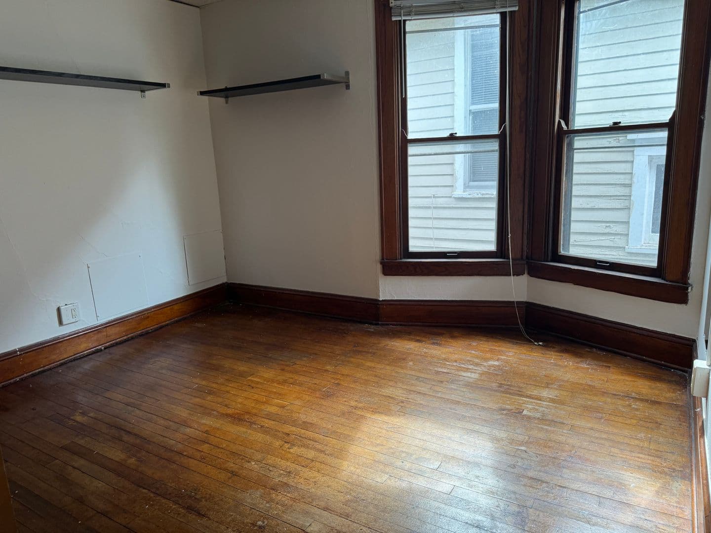 Madison Apartment: 213 N Paterson St