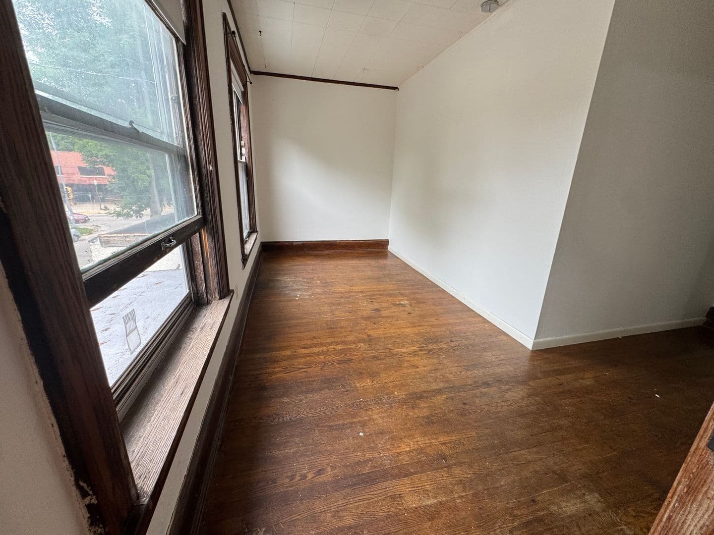 Madison Apartment: 213 N Paterson St