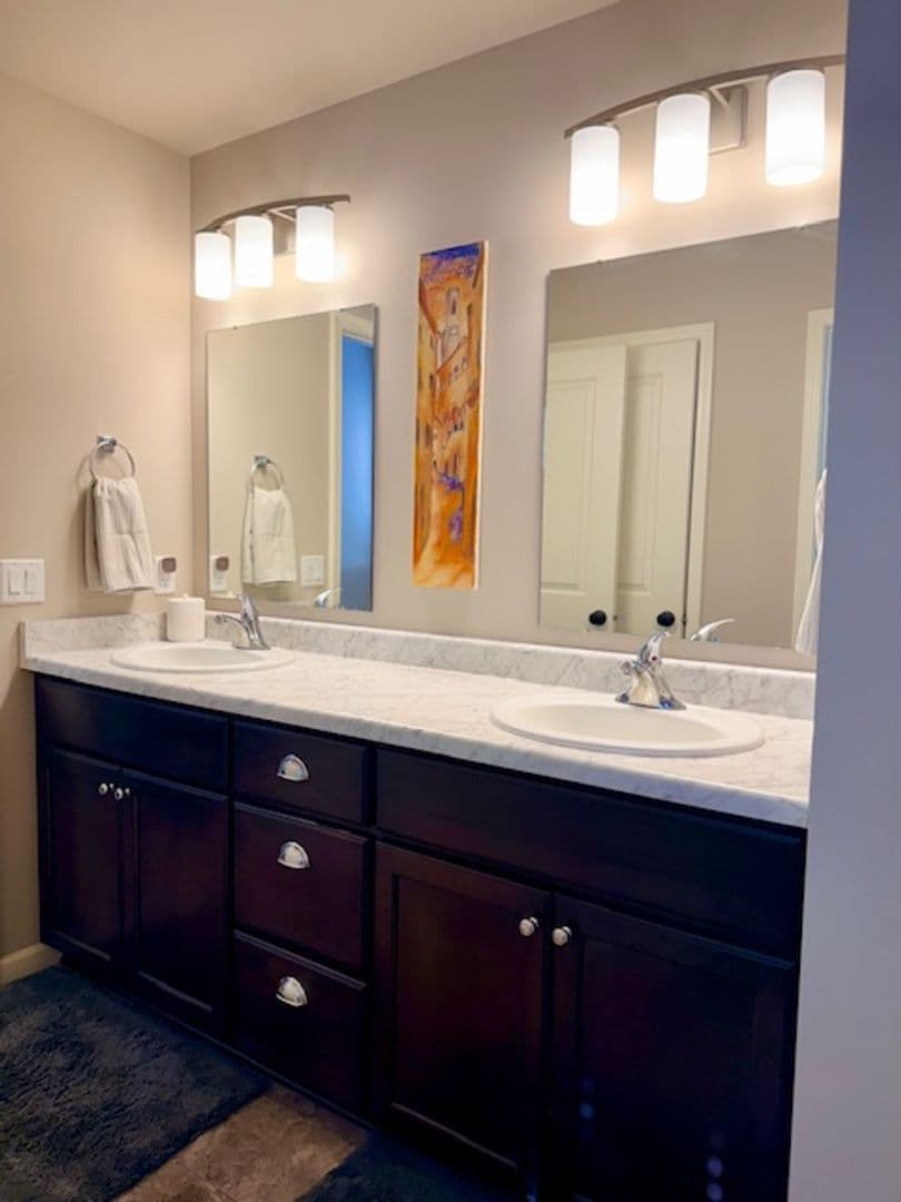 McFarland House: 6142 Pine Ridge Way