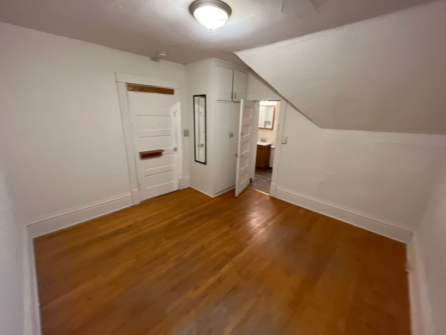 Madison Apartment: 1818-20 Madison St