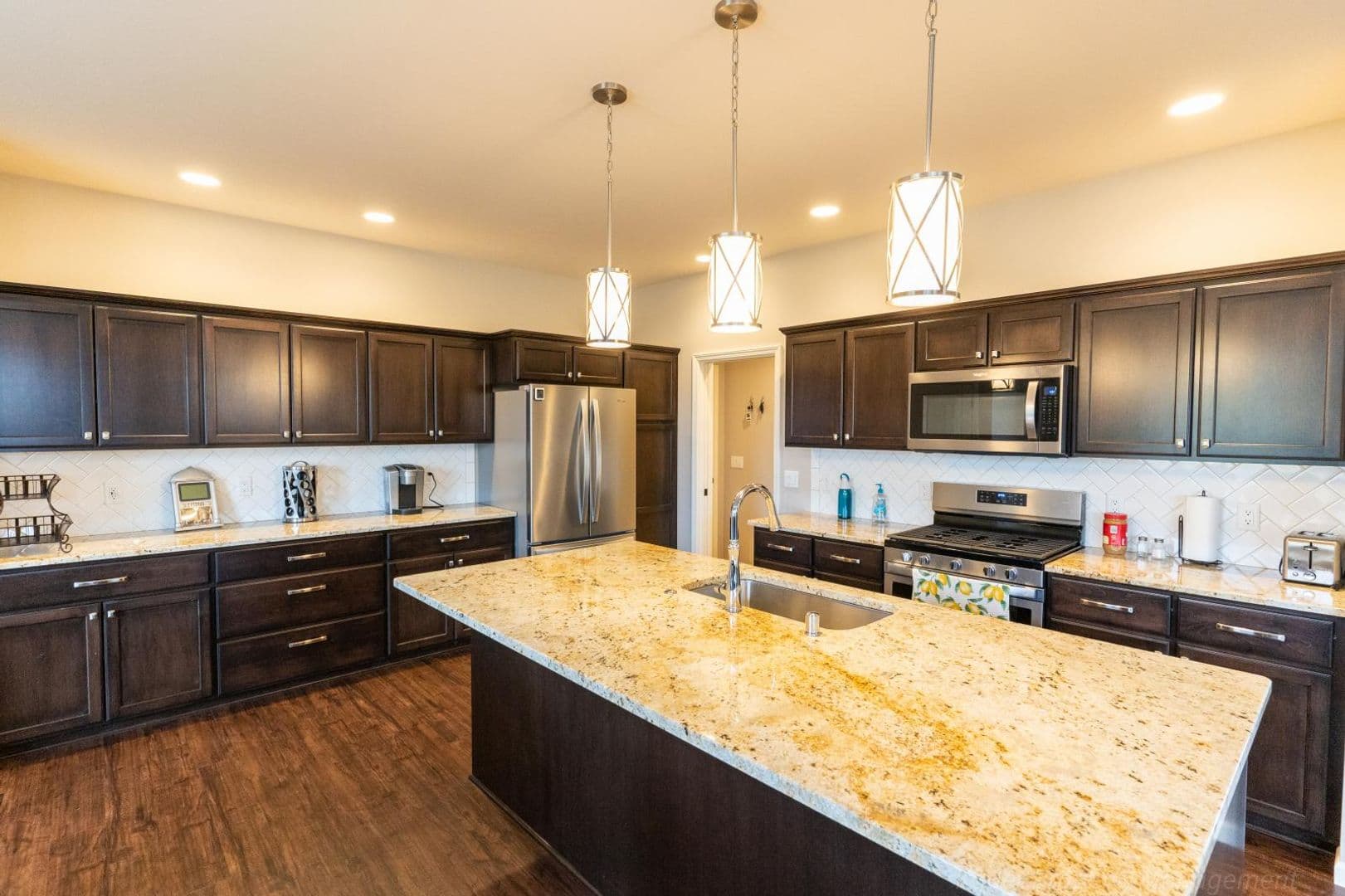 McFarland House: 6142 Pine Ridge Way
